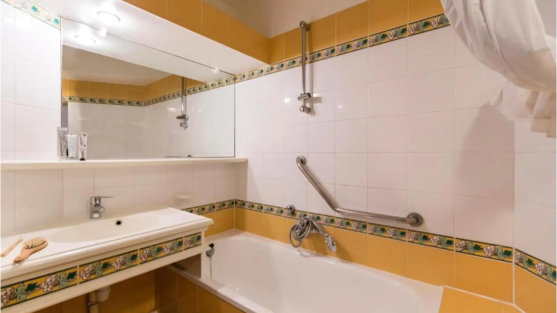 Apartment Grimaud 4 Personnes Clim Vue Mer France